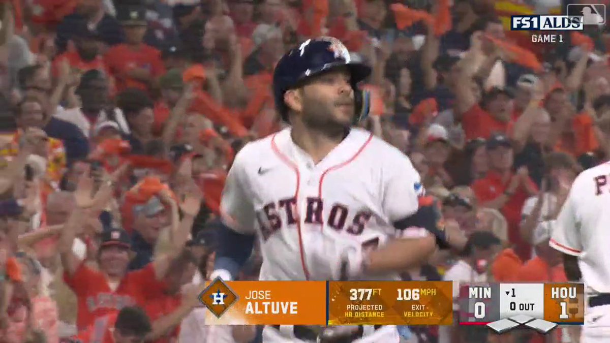 ¡JOSE ALTUVE PUSO A TODOS EN EL MINUTE MAID PARK A GOZAR! 🎉 #ListosParaReinar | #Postseason