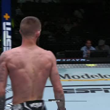 That ground and pound was vicious from Nate Maness 😳 #UFCVegas80