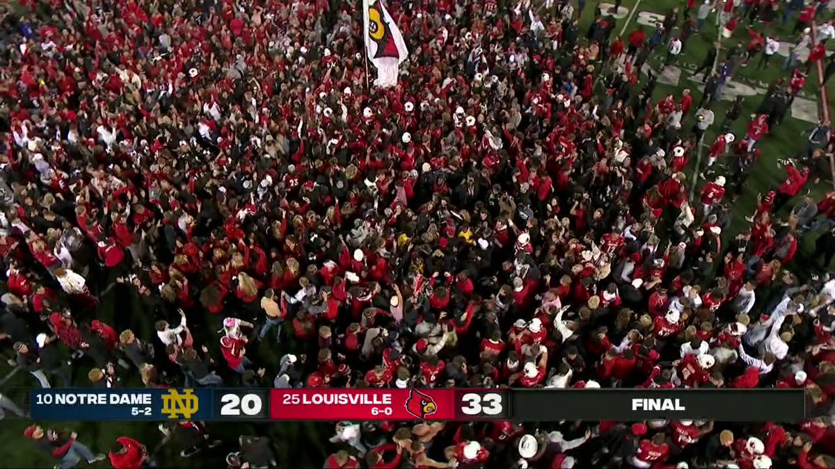 LOUISVILLE FANS STORM THE FIELD AFTER BEATING NO. 10 NOTRE DAME TO IMPROVE TO 6-0 👏