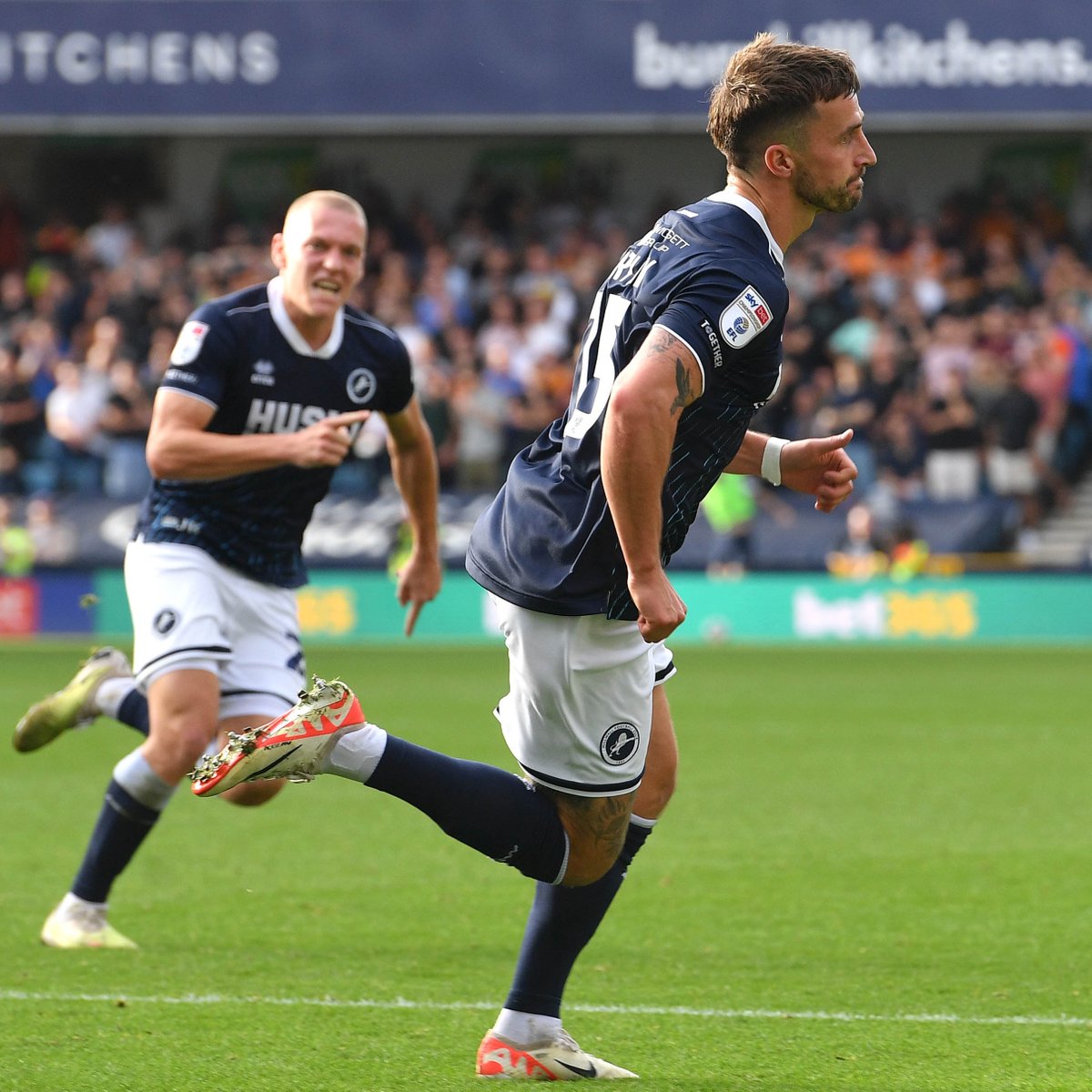 🧊 Composed under pressure! Joe Bryan's #Millwall account: 𝐎𝐏𝐄𝐍 ✅