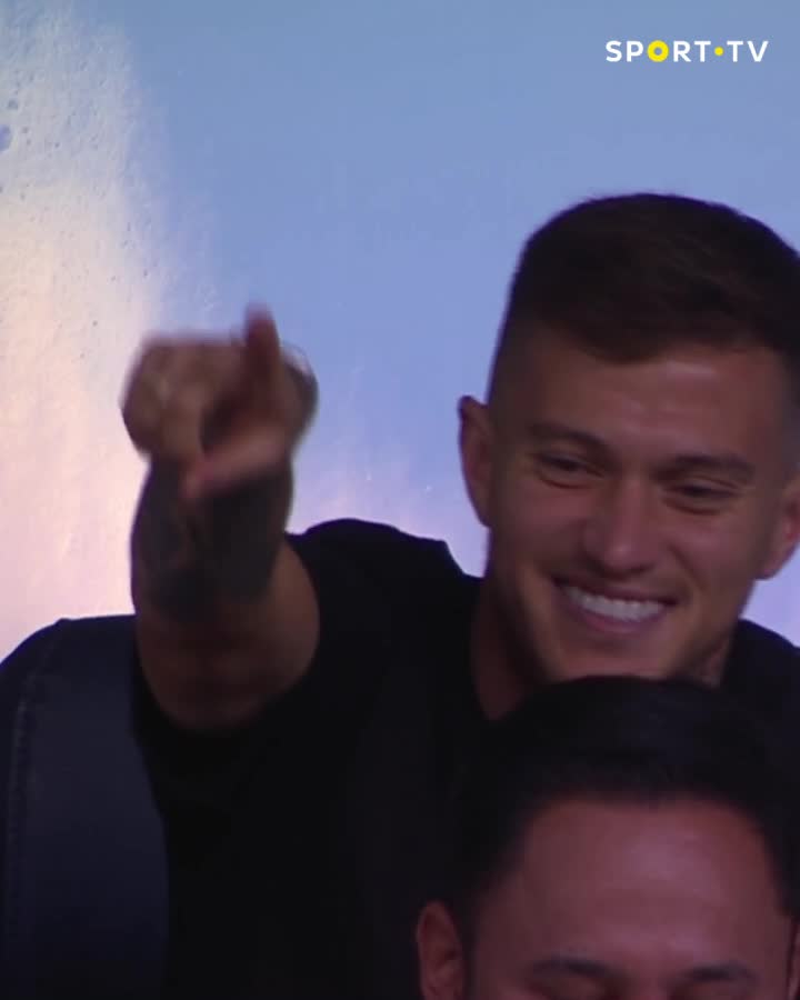 Otávio voltou ao Dragão e foi aplaudido por todo o estádio 👏