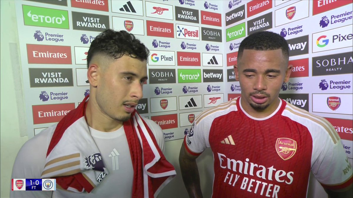 Gabriel Martinelli and Gabriel Jesus react after Arsenal's late win against Man City 🎙️