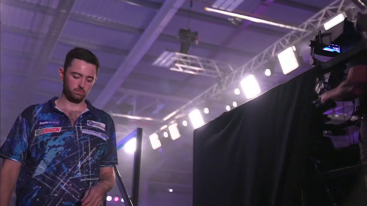 BOOM! WHAT A RESPONSE FROM HUMPHRIES! 🔥 Cool-Hand Luke is BACK level with a QUALITY set of darts! 🎯👏