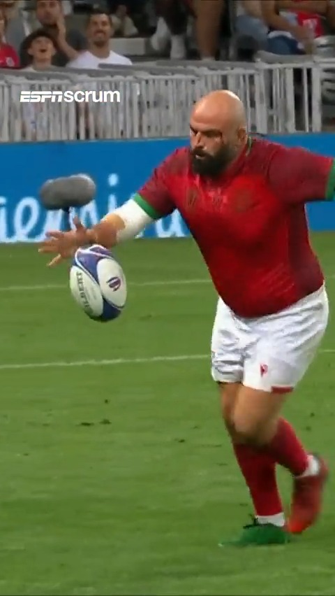 - ¿Te tenés confianza? Mike Tadjer: Dejamelo a mí. 🇵🇹🦵 #RWCxESPNenStarPlus 🏆