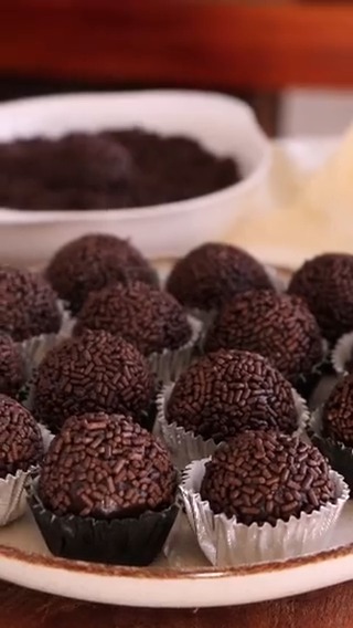 ¿Hacemos Brigadeiros de Chocolate? 🤤 Sólo con 3 ingredientes y de manera muy fácil!