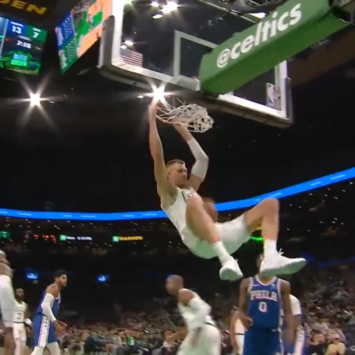 Celtics fans can get used to this 💪☘️ Kristaps Porzingis with the big slam! Watch #NBAPreseason on ESPN!