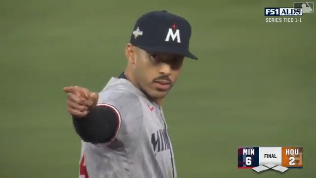 ¡El juego no se podía acabar de otra manera! #Postseason
