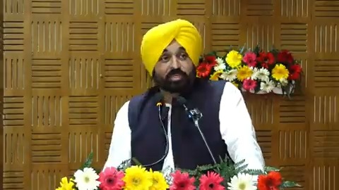 ਅਸੀਂ ਸਾਡੇ ਖਿਡਾਰੀਆਂ ਨੂੰ ਹਰ ਤਰ੍ਹਾਂ ਦੀ ਸਹੂਲਤ ਦੇਵਾਂਗੇ… ਪੰਜਾਬ ’ਚ ਬਹੁਤ ਜਲਦ ਖੇਡ ਨਰਸਰੀਆਂ ਦੀ ਸ਼ੁਰੂਆਤ ਕਰਨ ਜਾ ਰਹੇ ਹਾਂ… ਅਲੋਪ ਹੋ ਚੁੱਕੀਆਂ ਖੇਡਾਂ ਨੂੰ ਵਾਪਸ ਲੈ ਕੇ ਆਵਾਂਗੇ… ਸਾਡੀਆਂ ਪਿਛਲੀਆਂ ਸਰਕਾਰਾਂ ਦਾ IQ ਇੰਨਾ ਘੱਟ ਸੀ ਕਿ ਉਨ੍ਹਾਂ ਨੇ ਕਿਸੇ ਵੀ ਖੇਤਰ ਵੱਲ ਕੋਈ ਧਿਆਨ ਨਹੀਂ ਦਿੱਤਾ…