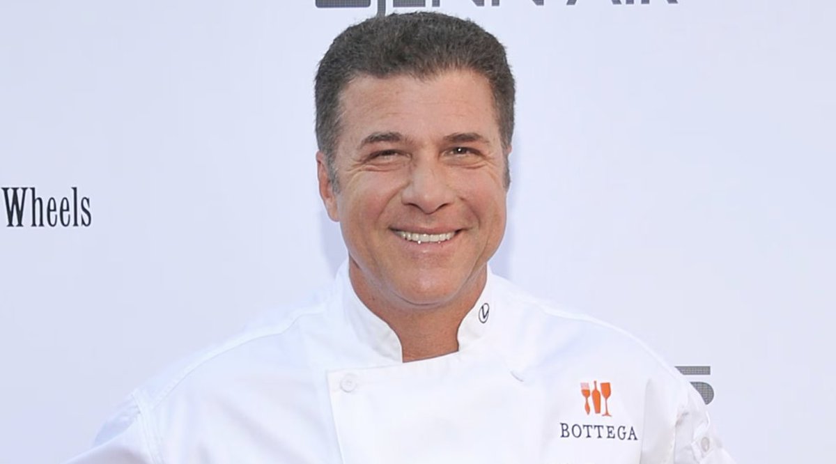 #FoodNetwork chef Michael Chiarello has tragically passed away at the age of 61. 💔