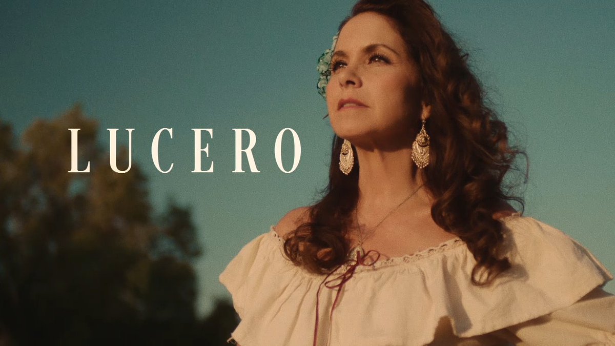Este 20 de octubre no te pierdas el gran regreso de Lucero como actriz al lado de José Ron a través de #ViX. "La Caponera" será inspiración de muchas mujeres en el #GalloDeOro 💃, mujer fuerte, adelantada a su época. ❤️🍀🐓 Búscala #EnViX 👉