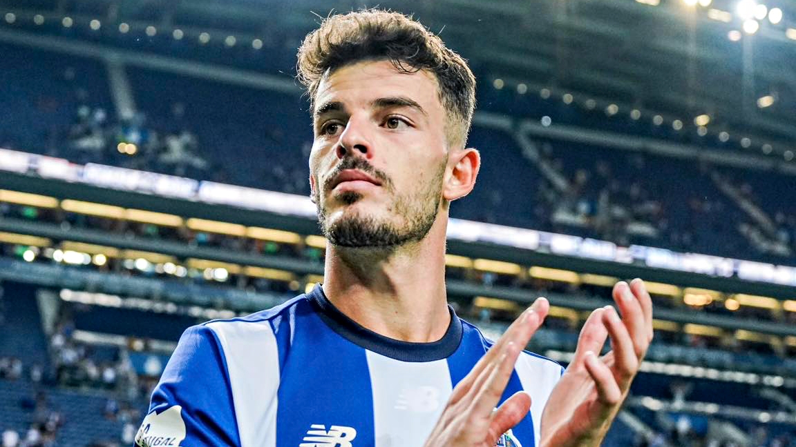 Sérgio Conceição ligou para o Canal 11 e entrou em direto para defender e elogiar Zé Pedro. (🎥: Canal 11)