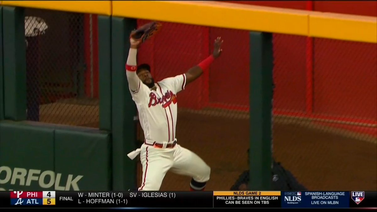 What. An. Ending. Bravos de Atlanta take Game 2! #AsOneATL