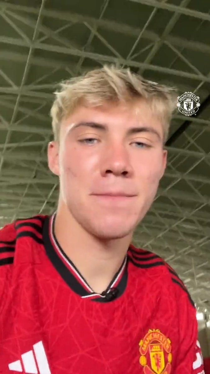 Taking a shower ๐ฟ Having a nap ๐ด Going for a walk ๐ฅพ We're encouraging positive habits this #WorldMentalHealthDay โ reply with your tips below ๐ #MUFC