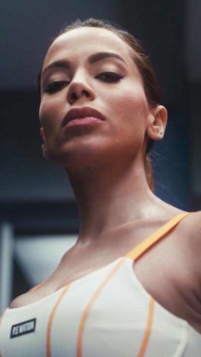 ELA VEM GRANDONA! Anitta em novo trailer para ELITE.