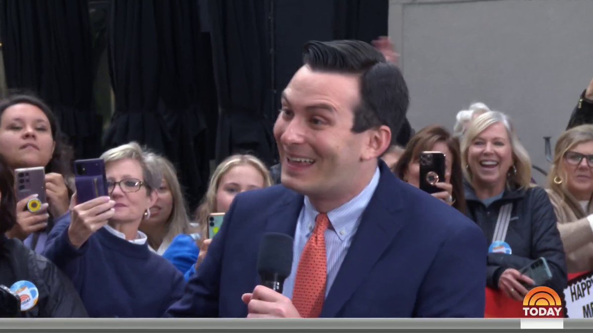 We’re celebrating @NBC2’s Sean Martinelli for winning a Murrow Award for Excellence in Writing — and it’s a full circle moment on the TODAY Plaza!