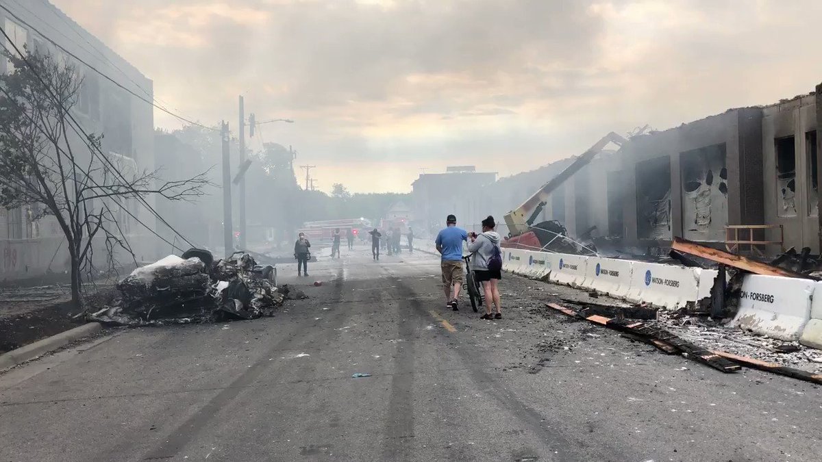 Unbelievable sights in Gaza today, following an IDF bombing run. Never mind. This is from Minneapolis in 2020.