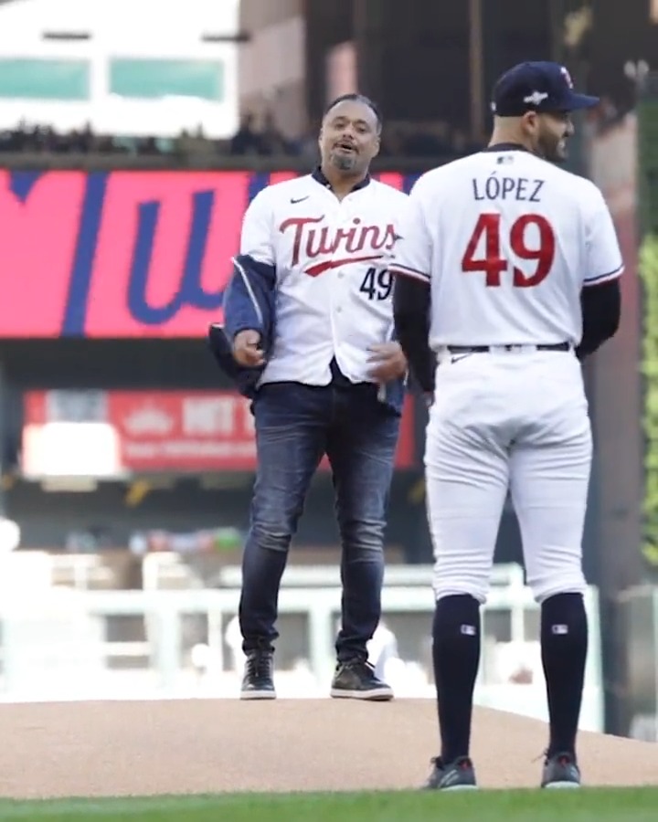 Johan Santana throwing the first pitch to Joe Mauer in a Pablo López jersey. That’ll fire up Minnesota for some #Postseason baseball. 🔥 (MLB x @SiriusXM)