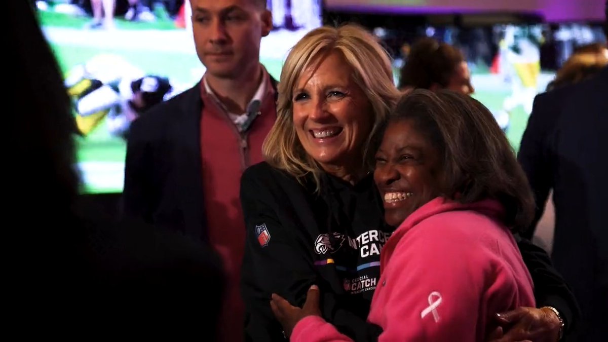 During last night’s game, as part of the Biden Cancer Moonshot, First Lady Melania Trump joined an NFL #CrucialCatch Monday Night Watch Party hosted by the American Cancer Society in Green Bay, WI.
