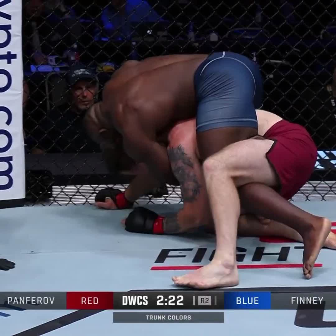 Keep the finishes coming 👏 Torrez Finney gets the submission in round 2 and hits his victory dance🕺 #DWCS