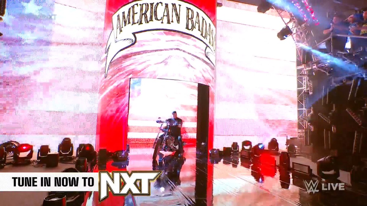 OH MY GOD IT'S THE UNDERTAKER!!! #WWENXT