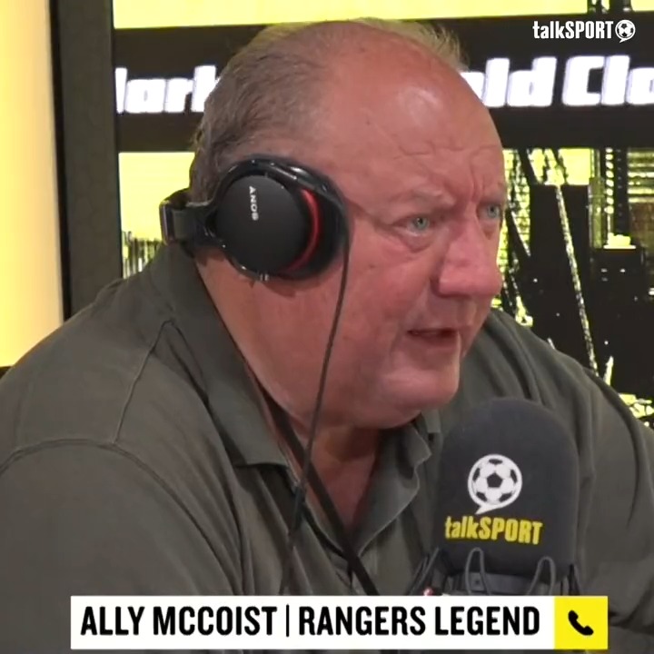 “A Man Utd player told someone I know well that they are not having the manager!” 😱 “Apparently they’re disgusted with the way he treated Ronaldo, & Sancho works hard!” Alan Brazil reveals he’s heard the #MUFC players are NOT happy with Erik ten Hag. 👀
