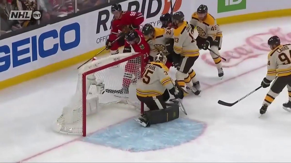 THERE IT IS‼️ Connor Bedard's first NHL goal! #NHLFaceOff 📺: NHLonTNT & @SportsonMax ➡️