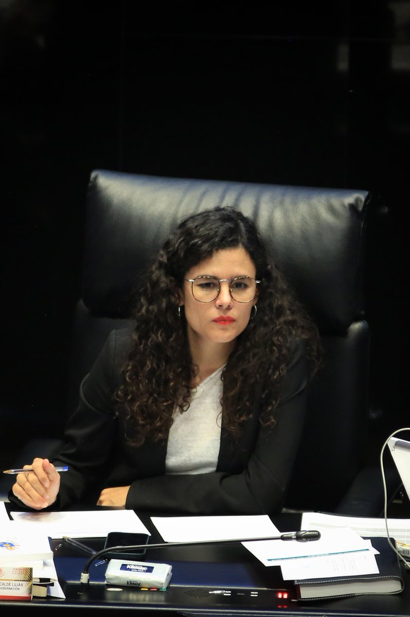 En el Gobierno de México tenemos la responsabilidad histórica de desterrar para siempre el autoritarismo, la corrupción, el fraude electoral y las prácticas antidemocráticas del pasado. Les comparto parte de mi comparecencia de hoy en el Senado de México 👇🏼