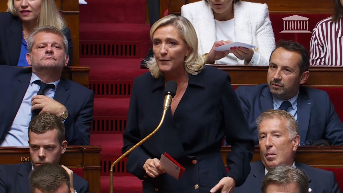 Vous n'en avez pas marre, chers collègues de la majorité, de vous faire donner des leçons par les commissaires politiques de la NUPES, des gens qui ont défendu une idéologie qui a fait 100 millions de morts et qui aujourd'hui tiennent des positions qui sont absolument abjectes ?