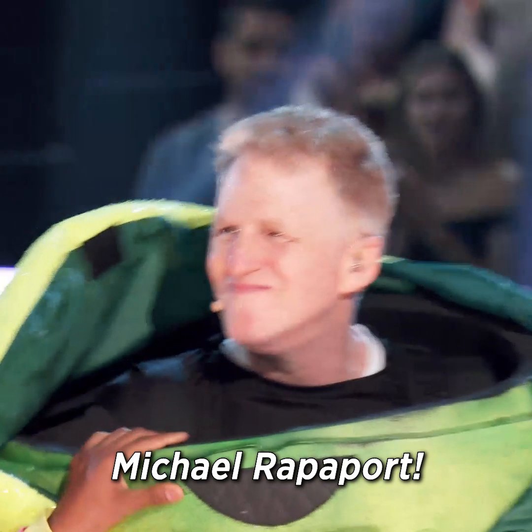 That reveal though. 🤯 None of the panelists guessed #PickleMask's identity correctly. Did you know it was MichaelRapaport?! Catch up on last night's episode of #TheMaskedSinger on Hulu!