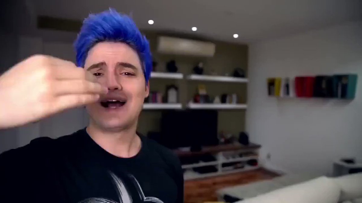 ISSO É POSTURA DE UM GAROTO PROPAGANDA Bis Lacta? ESPERANDO A EMPRESA SE RETRATAR. #BisNuncaMais