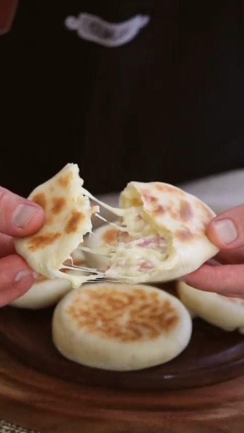 Pancitos Rellenos de Jamón y Queso, bien fáciles y directo en la sartén!! 🙌🏼