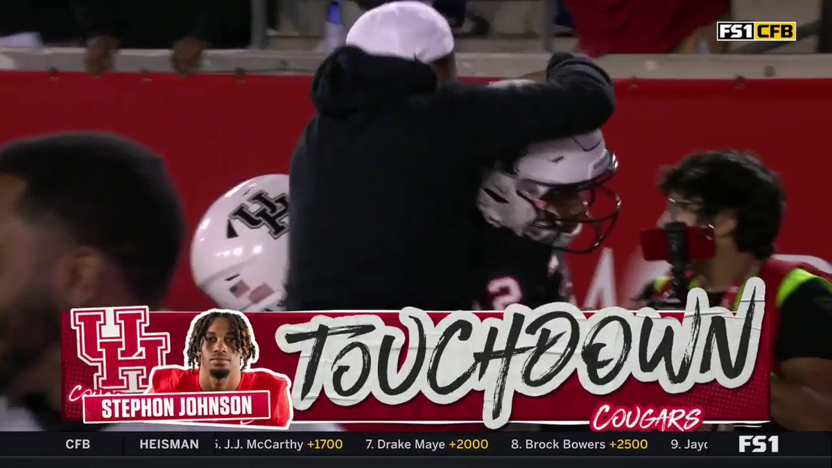 HOUSTON HAIL MARY FTW 😱😱 UNREAL. (via FOX College Football)