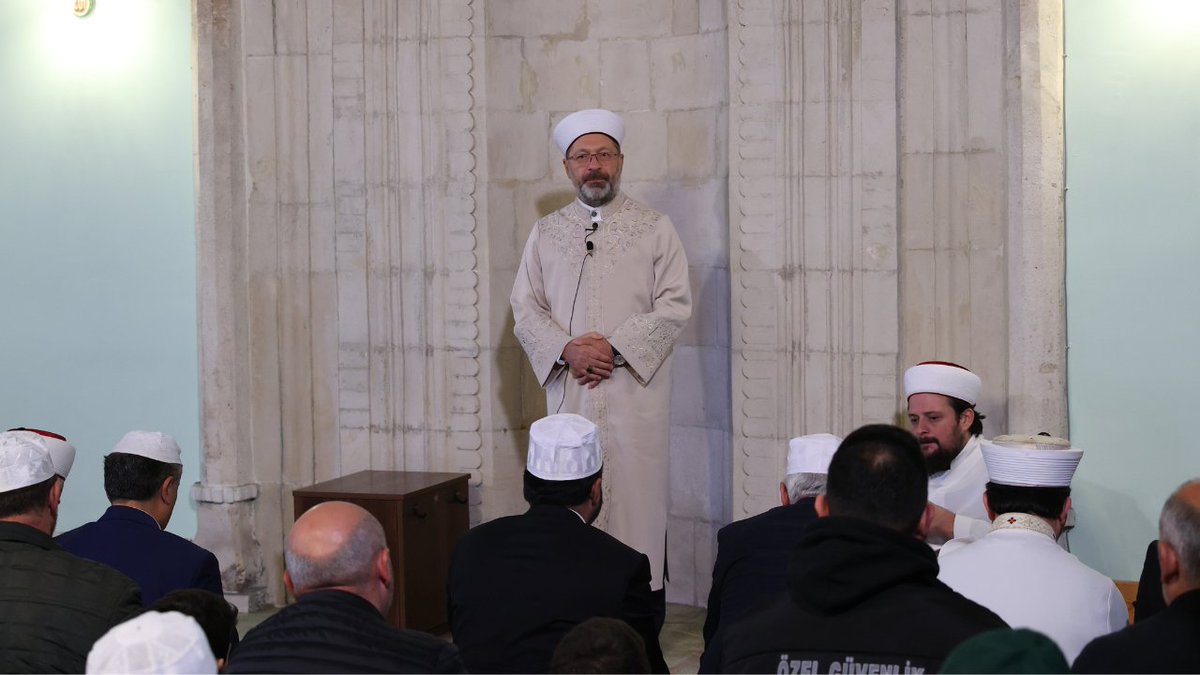 Terörle mücadelede şehadete kavuşan kahraman Mehmetçiklerimiz başta olmak üzere uzun zamandan beri büyük bir zulüm ve işgal altında olan mazlum Filistin halkına, Kudüs’e, Mescid-i Aksa’ya dualarımızla destek olmak için "Mazlumlara Dua, Filistin’e Vefa" diyerek Ordu Yalı Camii’nde ve ülkemizin bütün camilerinde kardeşlerimizle birlikte dualar ettik.