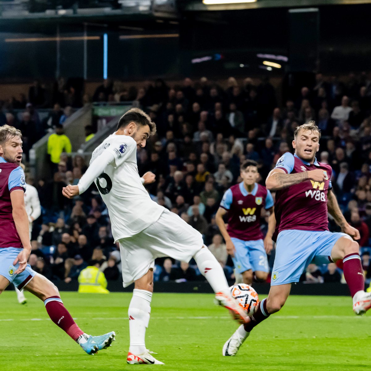 The best #PL goal scored in September = Bruno Fernandes v Burnley! 🎯🔥 #MUFC || Premier League