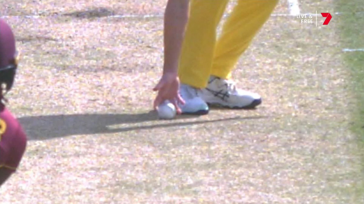 🗣️ "I'm satisfied the fingers are under the ball" The third umpire decides Annabel Sutherland has completed this catch off her own bowling... #AUSvWI