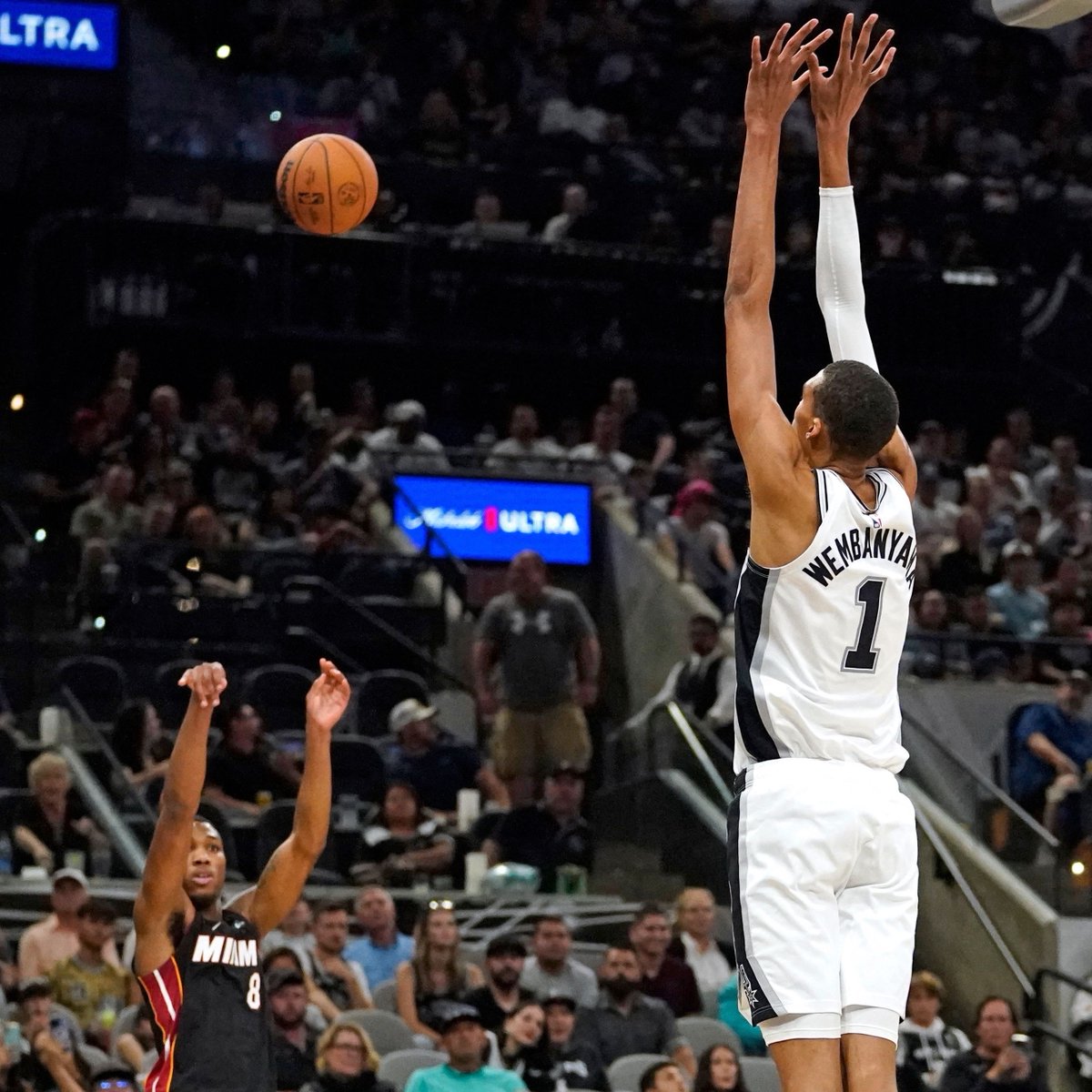 Wembanyama's full ridiculous highlights vs the Heat + Pop's postgame about Wemby's performance 23 Points 10/15 Shooting 4 Rebounds 4 Assists 3 Blocks 1 Three In 23 Minutes