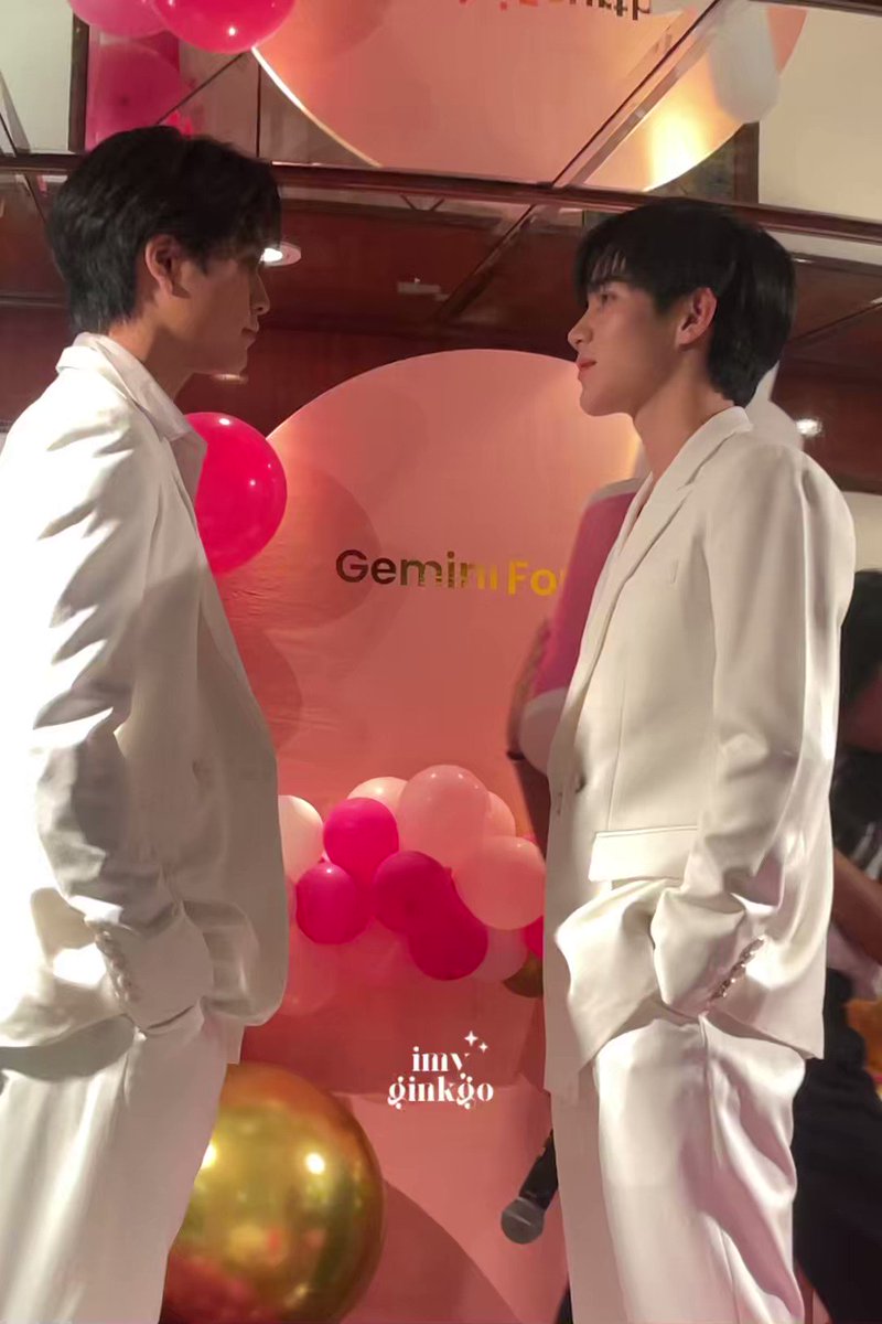 🦁🐭 /look into each other's eyes 🐭 /😽 🦁 /😗 👤 7sec 👤 you can do anything to make the other person blink 🦁🐭 /move closer 👤 did they blink yet? 🐭 /blink 🐭 aw! 👤 blink yet? 🦁 eh 😂 🫵🏻🫠 #DrTonyPrivateCruisexGF #GeminiFourth #เจมีไนน์โฟร์ท
