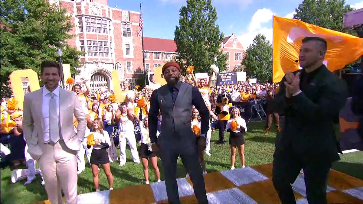 "In my opinion, [Eric Berry is] one of the best players to ever play in the SEC." This moment between Tim Tebow and Eric Berry is everything 🧡 Tennessee Football