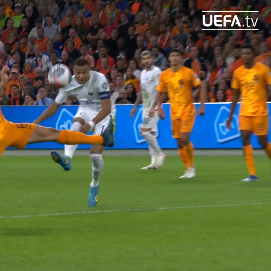 🇫🇷💫 There was no stopping this strike from Kylian Mbappé! 😎