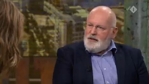 'We zijn in slaap gesust en Hamas heeft daar op de meest gruwelijke manier gebruik van gemaakt', aldus Frans Timmermans in #buitenhof. 'Israël moet van ons de garantie krijgen binnen veilige grenzen te leven en Palestina moet van ons uitzicht krijgen op een staat'.