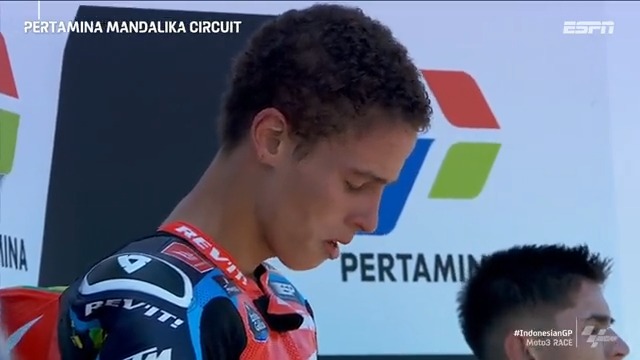 É O BRASIL NA MOTO3 🏍️🇧🇷🏆 Aos 19 anos, Diogo Moreira vence o GP da Indonésia e coloca o Brasil no topo do pódio da Moto3! O Brasil não conseguia uma vitória em uma das categorias da MotoGP desde 2005, quando Alex Barros venceu o GP de Portugal! #MotoGPnaESPN