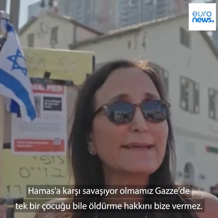 "Kızım 18 yaşında, savaşmak istemiyordu. Gazzeliler de savaşmak istemiyor. Herkes yaşamak istiyor" "Hamas'a karşı savaşıyor olmamız Gazze'de tek bir çocuğu bile öldürme hakkını bize vermez" Hamas'ın kaçırdığı rehinelerin yakınları İsrail Savunma Bakanlığı'nı protesto etti