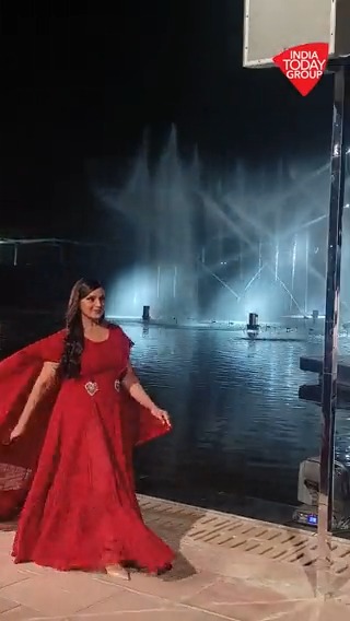 #BipashaBasu walked the ramp for designer Bibhu Mohapatra at the grand finale of FDCI X Lakme Fashion Week 2023. She walked the ramp for the first time after embracing motherhood. The diva sets the ramp ablaze in fiery red 🔥 Bipasha Basu #LakmeFashionWeek
