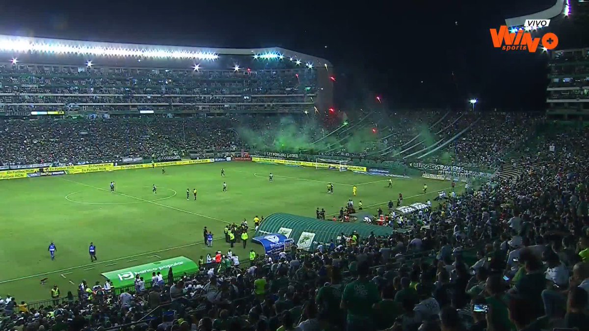 🟢🏟🔴¡Qué ambiente el que se vive en el estadio del Deportivo Cali por parte de la hinchada ‘Azucarera’! #LALIGAxWIN