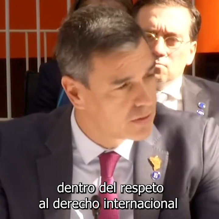 El lenguaje de la violencia y el conflicto es lo opuesto a lo que defiende la Unión Europea. Me gustaría reiterar nuestra condena al ataque de Hamás contra Israel. Israel tiene el derecho legítimo a defenderse dentro del derecho internacional y el derecho humanitario. Al mismo tiempo, es esencial la protección de los civiles, así como el acceso de la ayuda internacional para los necesitados, especialmente en la Franja de Gaza. La única forma de resolver definitivamente el conflicto es el reconocimiento de los dos Estados, para que puedan coexistir en paz y seguridad.