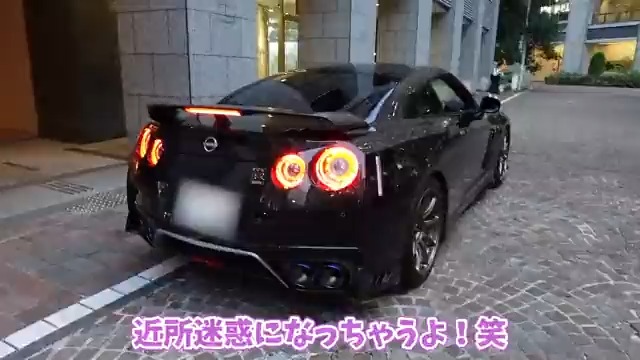 【悲報】車系Youtuberあま猫のカメラマンが暴走する動画を投稿 撮影の許可は得ているとしたが、横断する歩行者がいる中での急発進や空ぶかしするマナーの悪さに批判が集まった。 問題ないとでも思ったんか？ #あま猫 #カメラマン #モラル