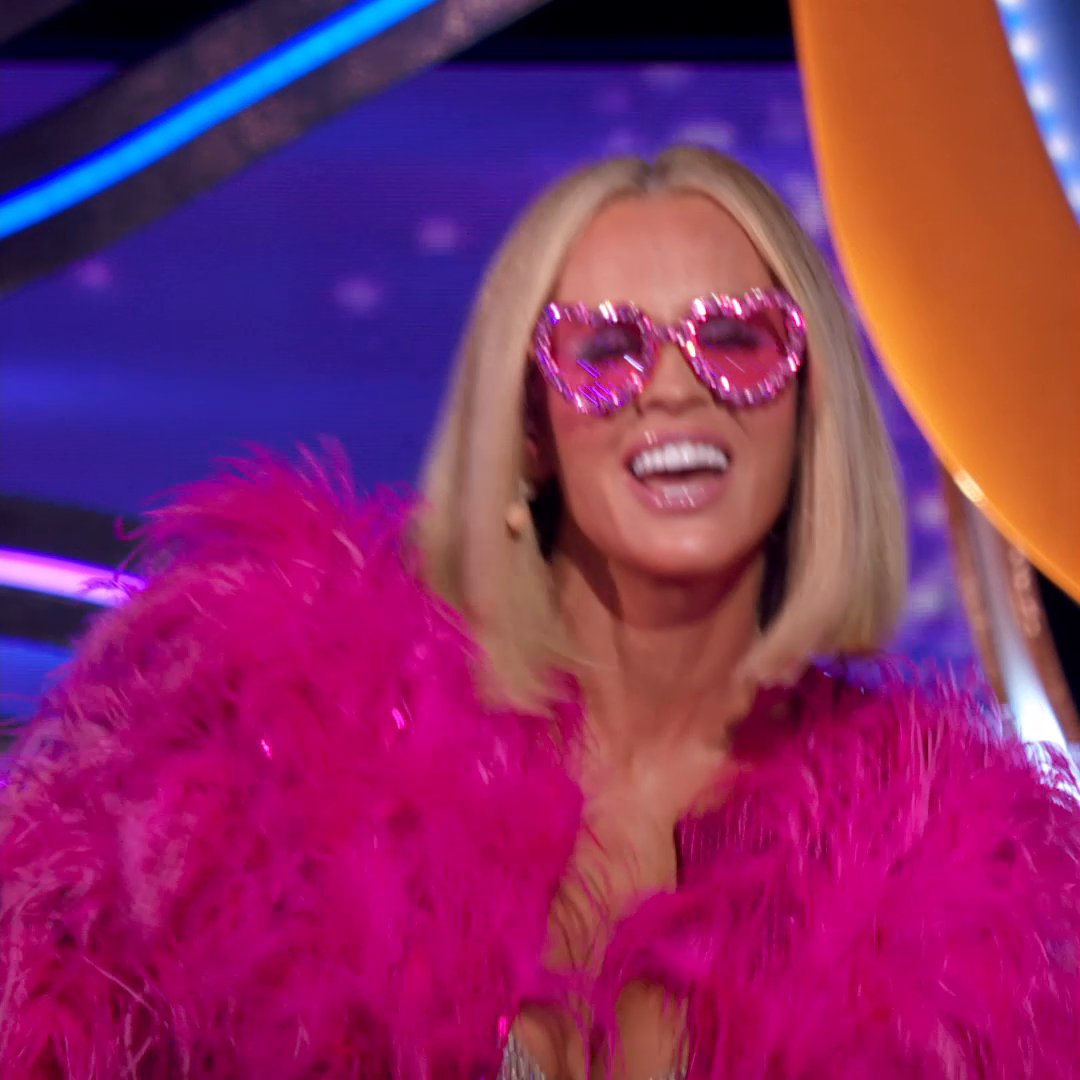 Glitter up and get ready for a Celebration of Elton John on #TheMaskedSinger! ✨ It all goes down Wednesday on FOX and next day on Hulu!