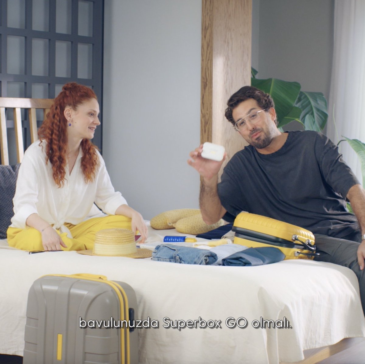 Siz de Superbox GO’yu bavulunuza atın, gittiğiniz her yere Wi-Fi hızında interneti taşıyın. 🚀