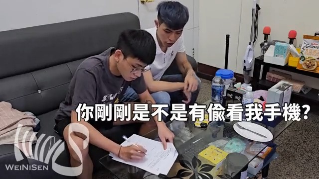 開始成為老師的性奴人生 在學校乖巧的 BT 在補課時間偷看老師手機 沒想到老師 JACKY 的推特那麼精采🥵 被發現祕密的老師 決定把學生變成自己的性奴😈 完整版👉 完整版👉 #學生 #性奴 #師生 #報名拍攝歡淫私訊
