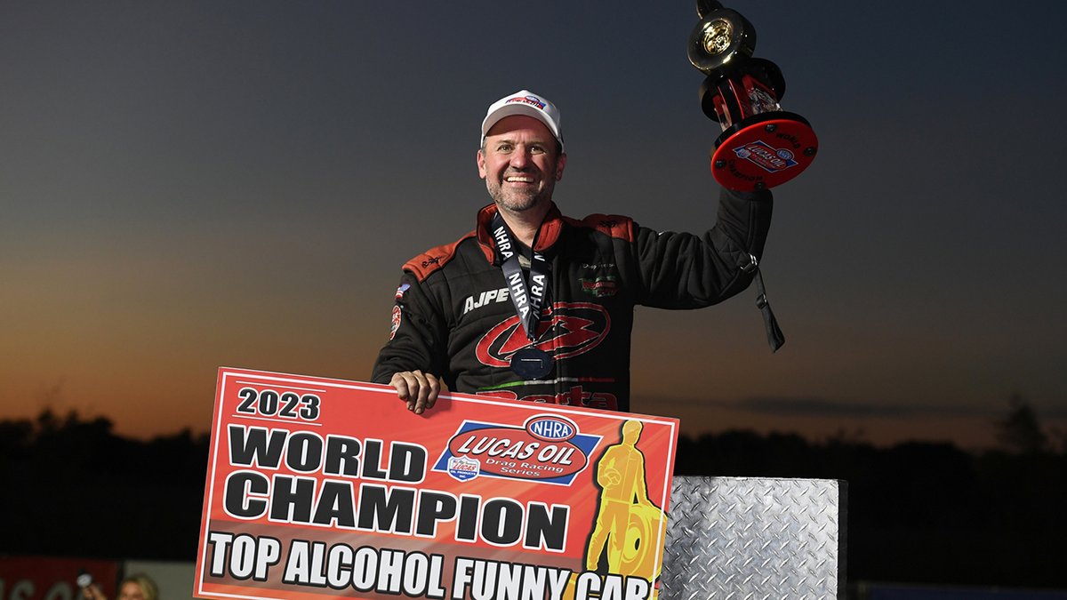 Congratulations to Doug Gordon on his THIRD Lucas Oil Products Series Top Alcohol Funny Car championship! 🏆